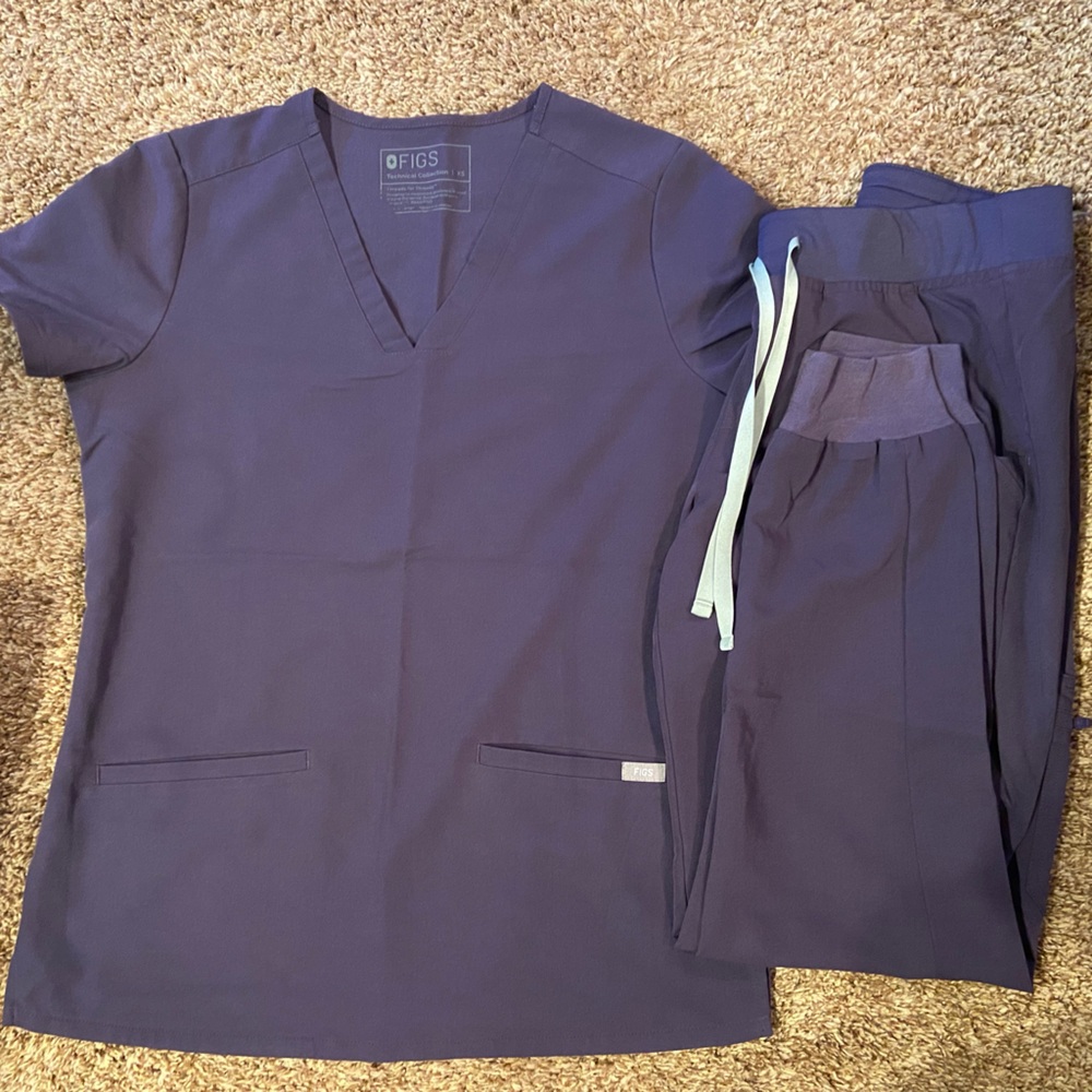 Figs limited edition purple shadow XS top and SMALL bottoms